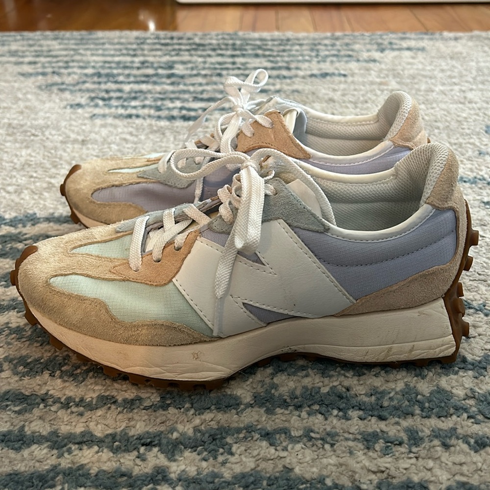 New Balance 327